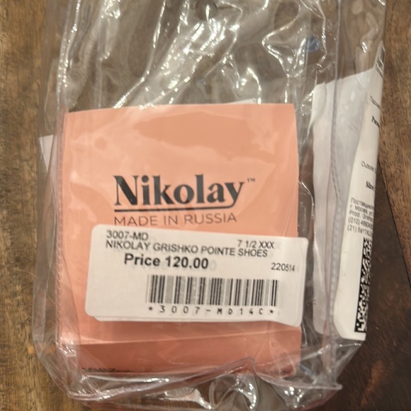 Brand new 3007 Nikolay pointe shoes (71/2, XXX, M) - Picture 3 of 16